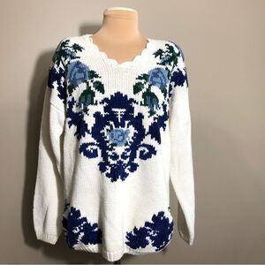 Granny Sweater Womens Medium White Blue Floral Scalloped Crochet Vintage Cottage